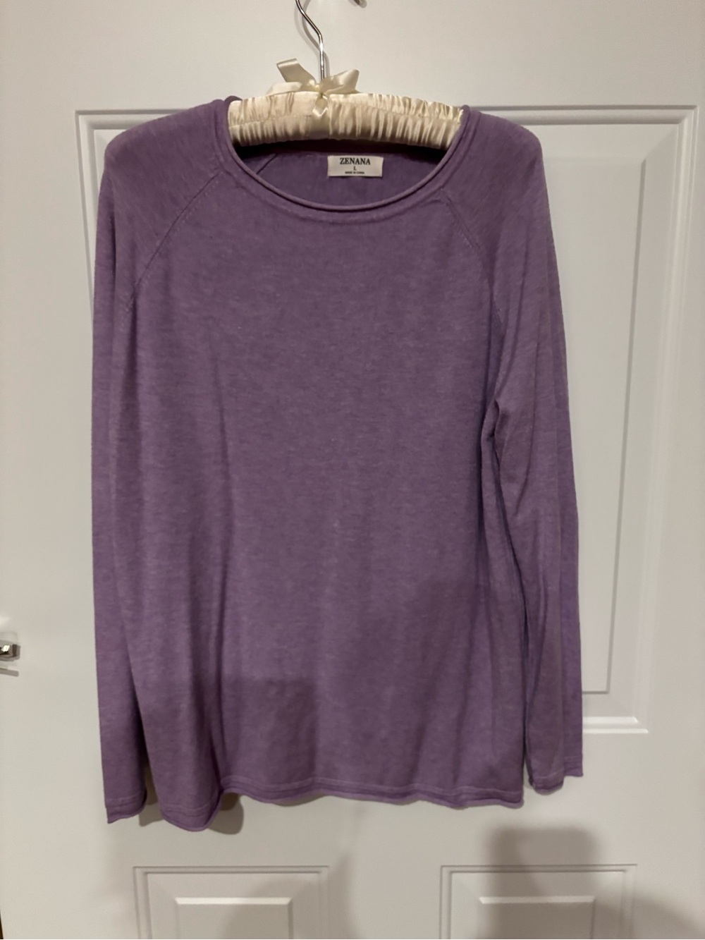Zenana Outfitters Lavender Crewneck Long Sleeve Sweater. Large